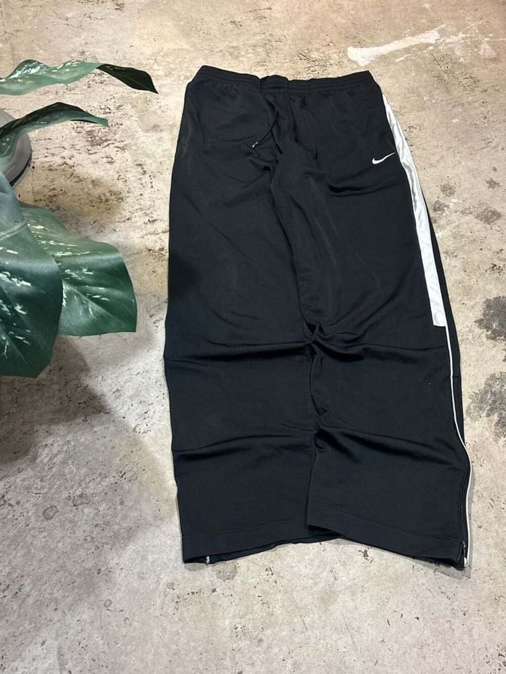 Nike Basketball Warm Up Pants Size M Black Track Stripe Zip Ankle